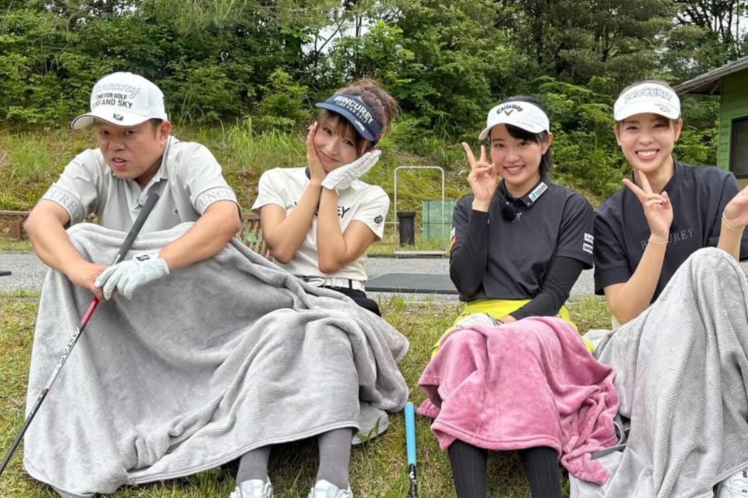 笑顔あふれるリラックスショット…三浦桃香、“自由すぎる”瞬間をファンと共有