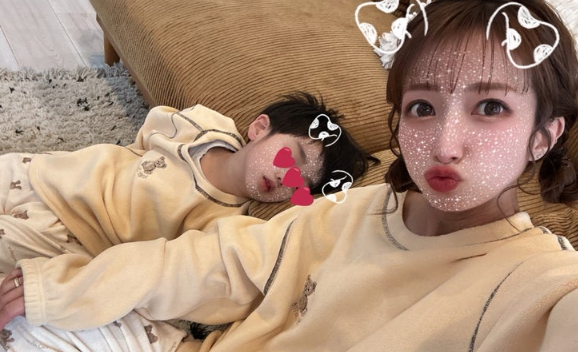 辻希美、5歳・息子の寝顔を公開💕お揃いパジャマの自撮りショットも🌟