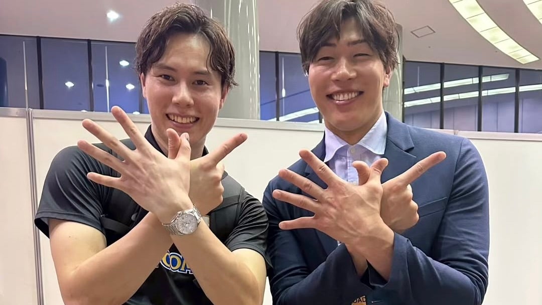 清水邦広、髙橋藍&石川祐希らと"VVポーズ"で笑顔2ショットなどに反響！「みなさんの素敵な笑顔届けてくれてありがとうございます」