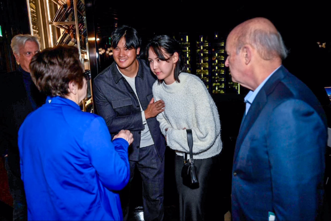 大谷翔平が奥さんを紹介する姿がまさにジェントルマン「今までなかなか見られなかった」「凄い良い」