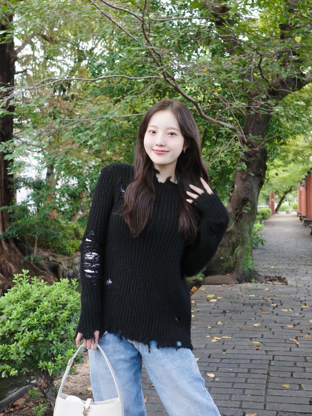 「天使すぎる…」本田真凜 笑顔が眩しい秋コーデに反響