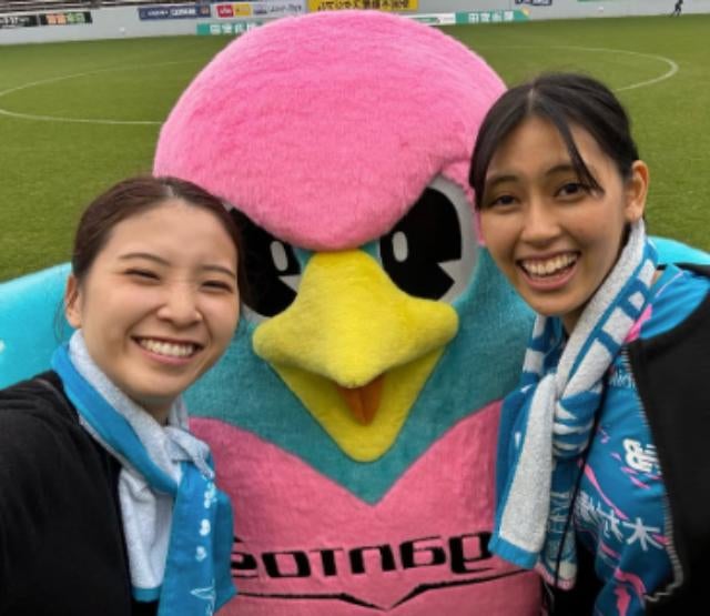 SAGA久光スプリングス 中島咲愛、サガン鳥栖の試合を満喫！ウィントスくんもピカピカに