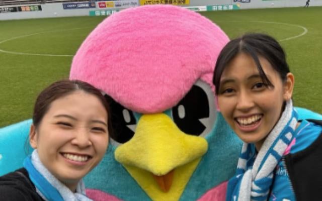 SAGA久光スプリングス 中島咲愛、サガン鳥栖の試合を満喫！ウィントスくんもピカピカに