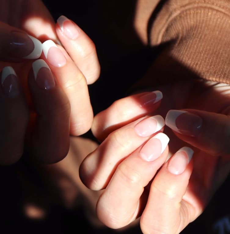 「かわいすぎ‼」ブラウン×ハートでバレンタイン気分！山田優のNEWネイルに注目集まる！