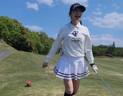 「まじ可愛い、今回は神回」ゴルフ美女子、ぴょんぴょん跳ねる”ラビット・ジャンプ”のまとめムービーを披露！ファンとろける