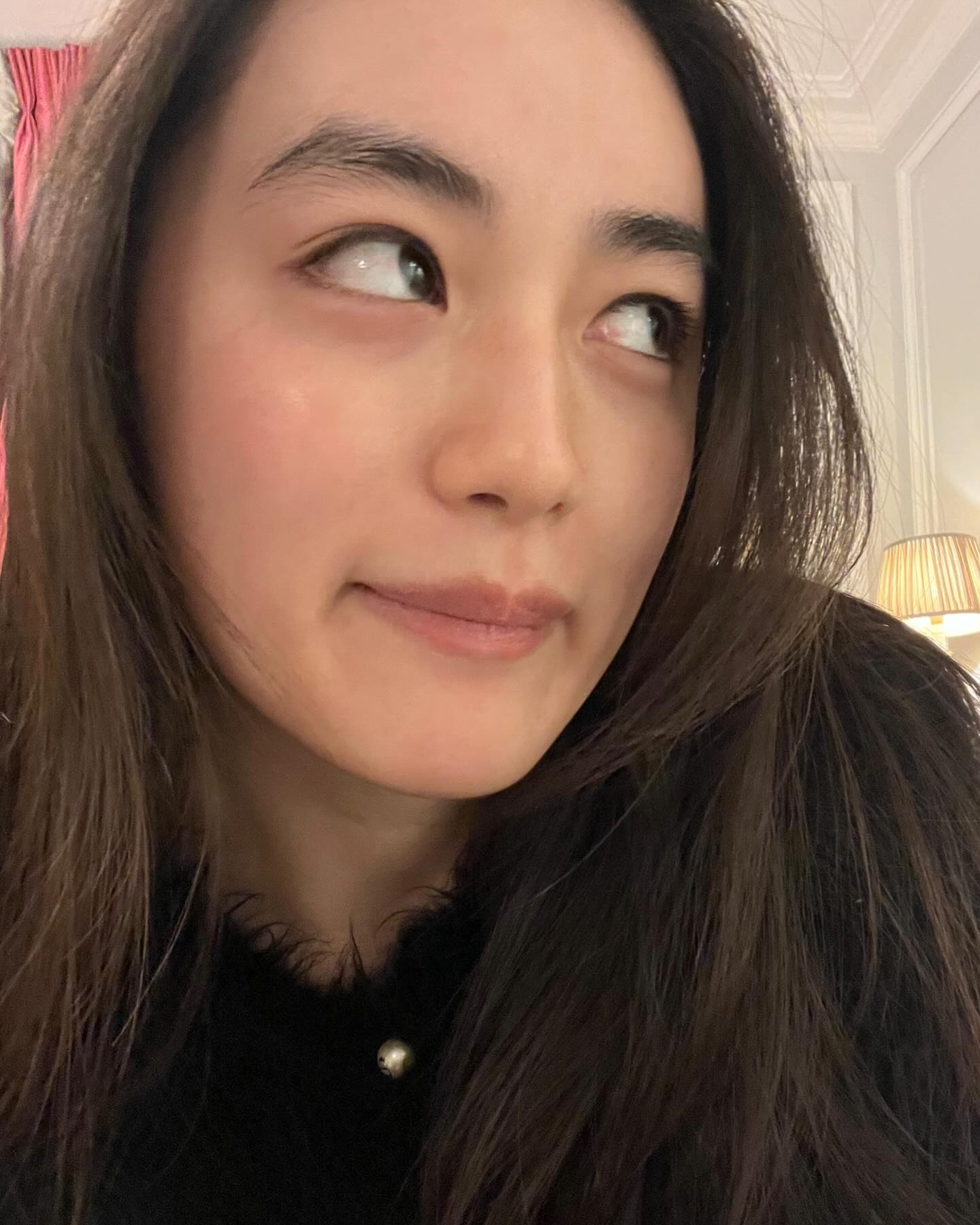 DIOR・ジャパンアンバサダー就任の八木莉可子 あひる口のおちゃめなショットを公開💖