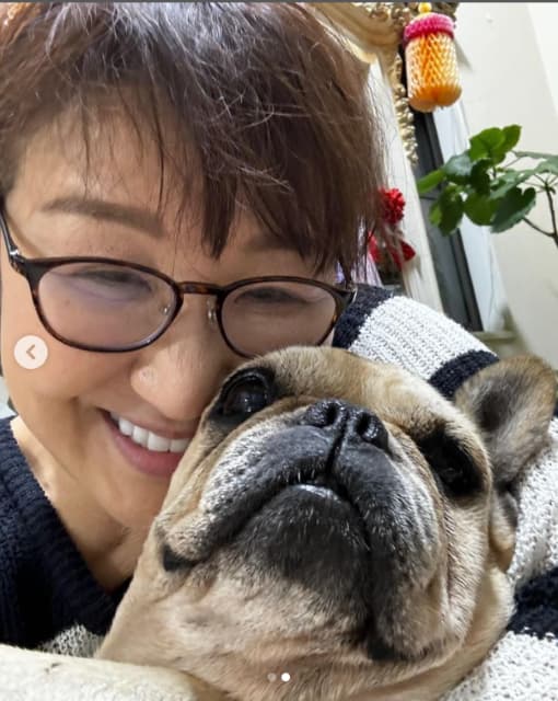 北斗晶　愛犬とツーショットを公開し、愛らしさをアピール