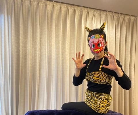 「今年も相手にしてもらえませんでした」ネコちゃんにスルーされる藤あや子の〇〇姿が話題に！