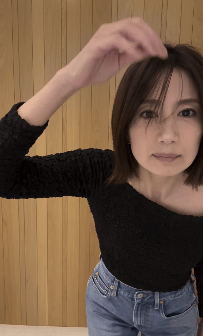 東原亜希、大事な撮影を終えホッと一息！デニムonデニムでおしゃれに登場