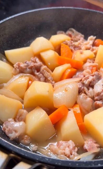 シンプルって魅力的！料理研究家・けんた食堂の肉じゃが「あ～、美味そう」と話題に！