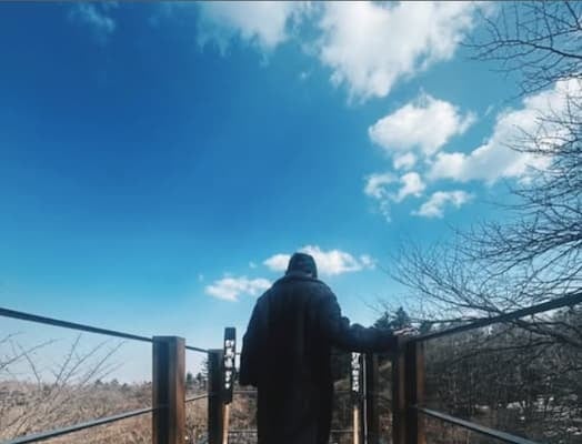 奥菜恵が寒気おさまらない3月最終日に厚着姿を投稿