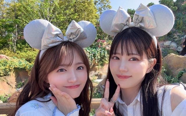 「お揃いの耳嬉しい」声優・田中ちえ美が逢田梨香子とディズニーへ！仲良しショットにファン「お二人とも美しすぎます」