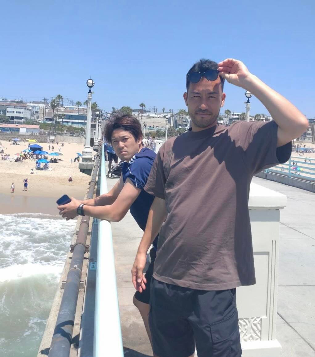 吉田麻也がLAで内田篤人との２ショットを公開