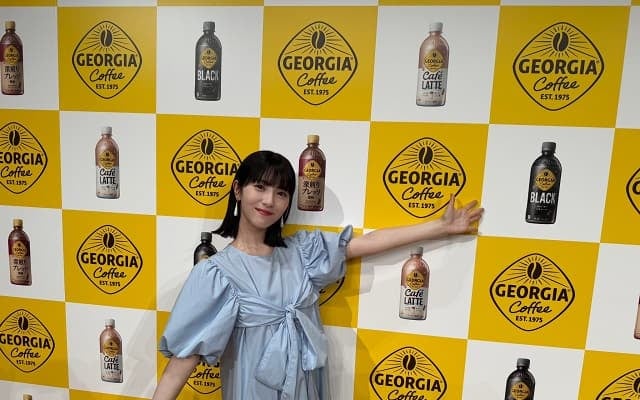 「〇〇にハマっています」浜辺美波が『ジョージア』新キャンペーン発表会に出席！