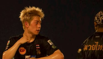 「タイ合宿スタート！」三浦孝太、武尊・ブアカーオとの師弟ショットにファン熱狂