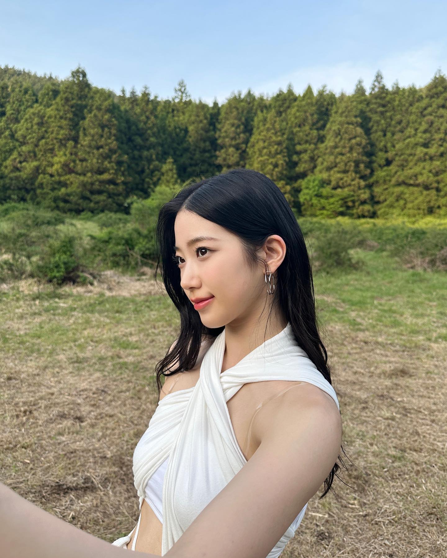 LE SSERAFIM・カズハが大自然を満喫🌳美しすぎるショットが話題に✨