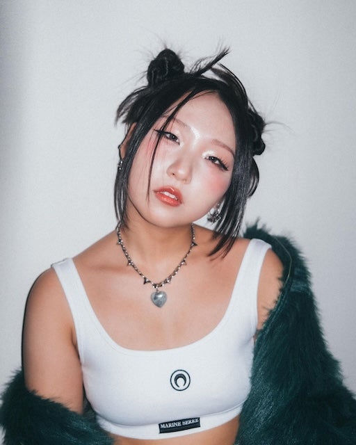 「ブチギレ表情も最高です」オーディションで話題のグループ・HANAがMVのオフショットを公開！