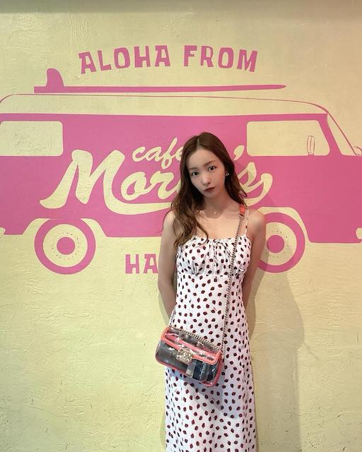 板野友美のワンピース姿が可愛すぎる「なんまいめ？💖」