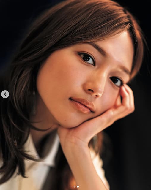 川口春奈、東京カレンダー11月号に登場！