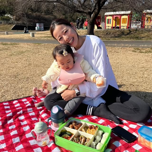 「9000歩近く歩いたよ！」坂口佳穂、家族でこどもの国へ！幸せショットにファンほっこり