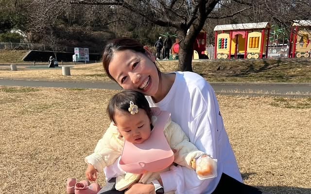 「9000歩近く歩いたよ！」坂口佳穂、家族でこどもの国へ！幸せショットにファンほっこり