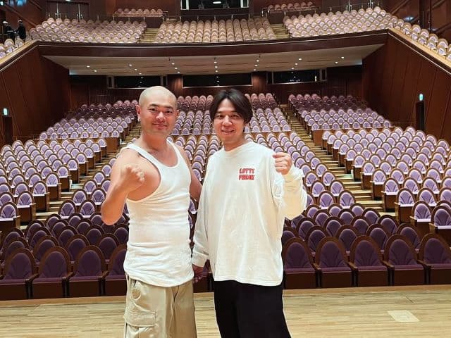 「もっと好きになりました！」あばれる君、ロッチ・コカドケンタロウと2ショット！熱血授業で最高の時間を過ごす！