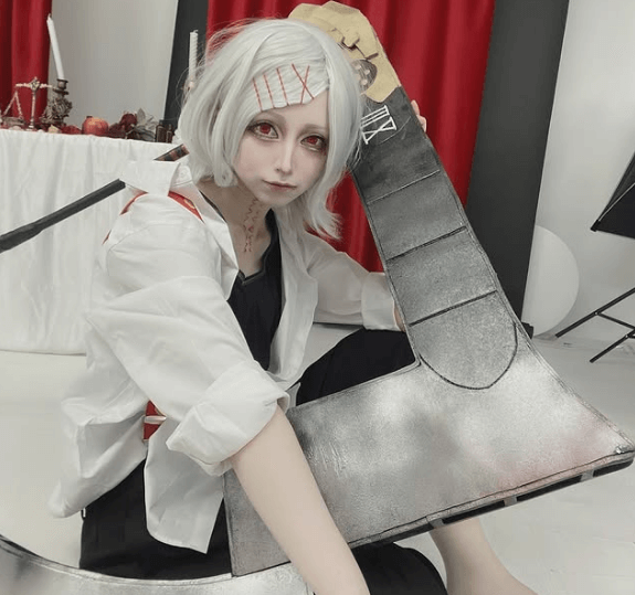 ”ジェイソン画面に収まらない”美女ダーツプロ・小野寺由貴、「最高にかっこいい」と自画自賛のコスに大絶賛！「クオリティ高すぎ」