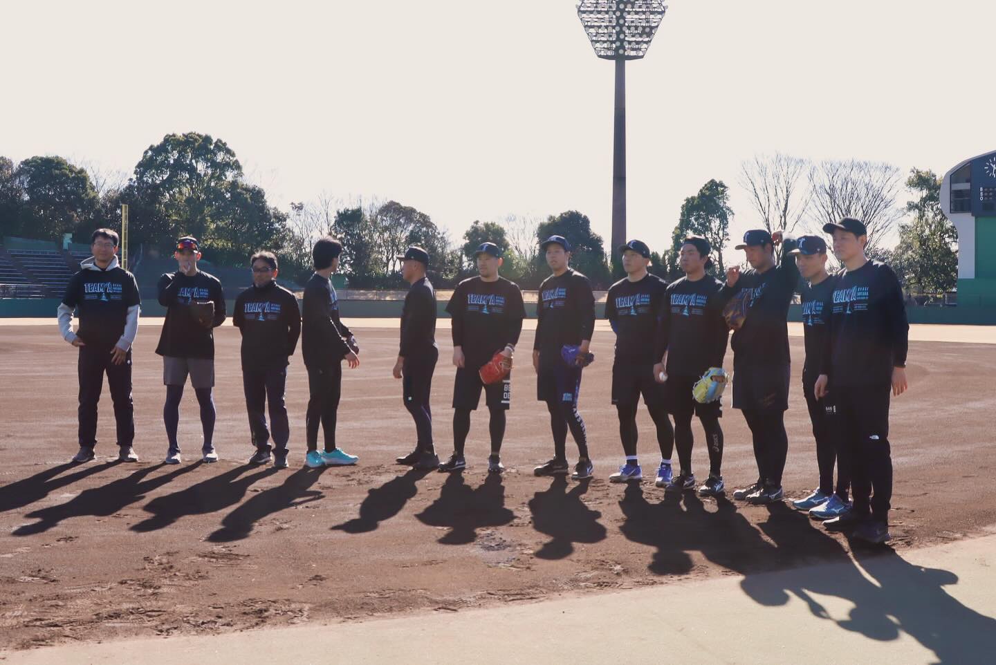 村上頌樹が自主トレ終了を報告