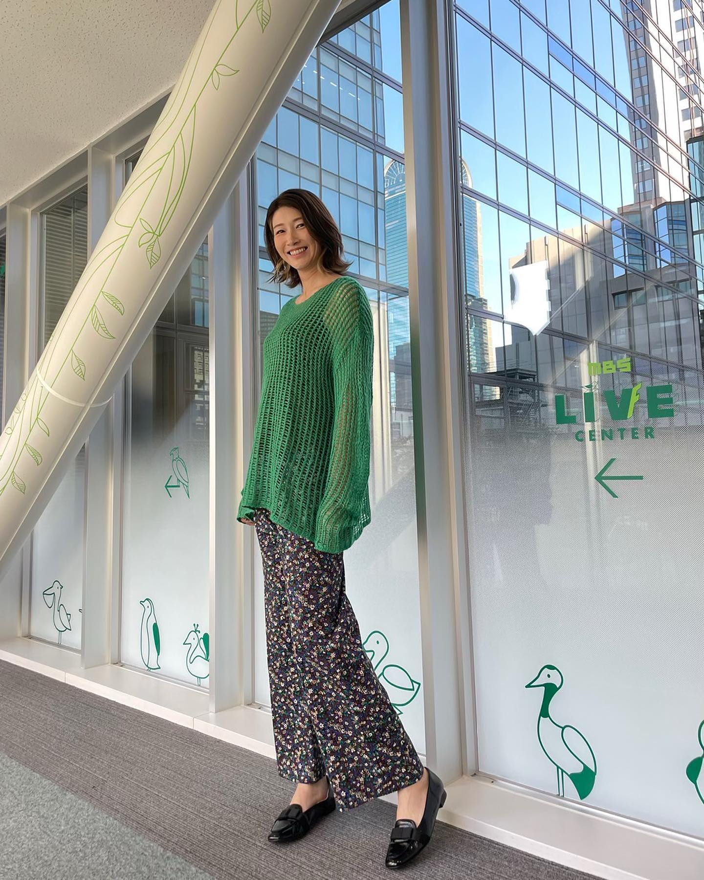 狩野舞子 8頭身スタイル＆ニットコーデ披露で「とんでもないスタイル」の声