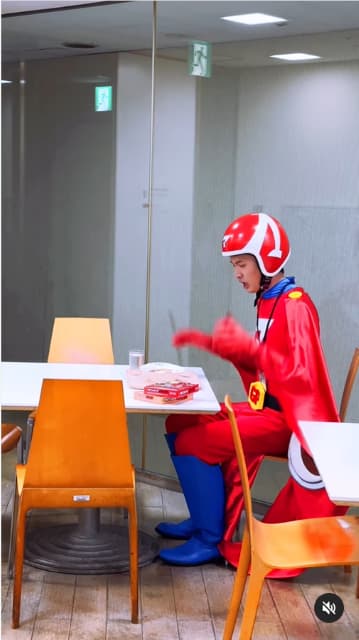 向井康二『お台場冒険王2024』マッサマンのオフショット