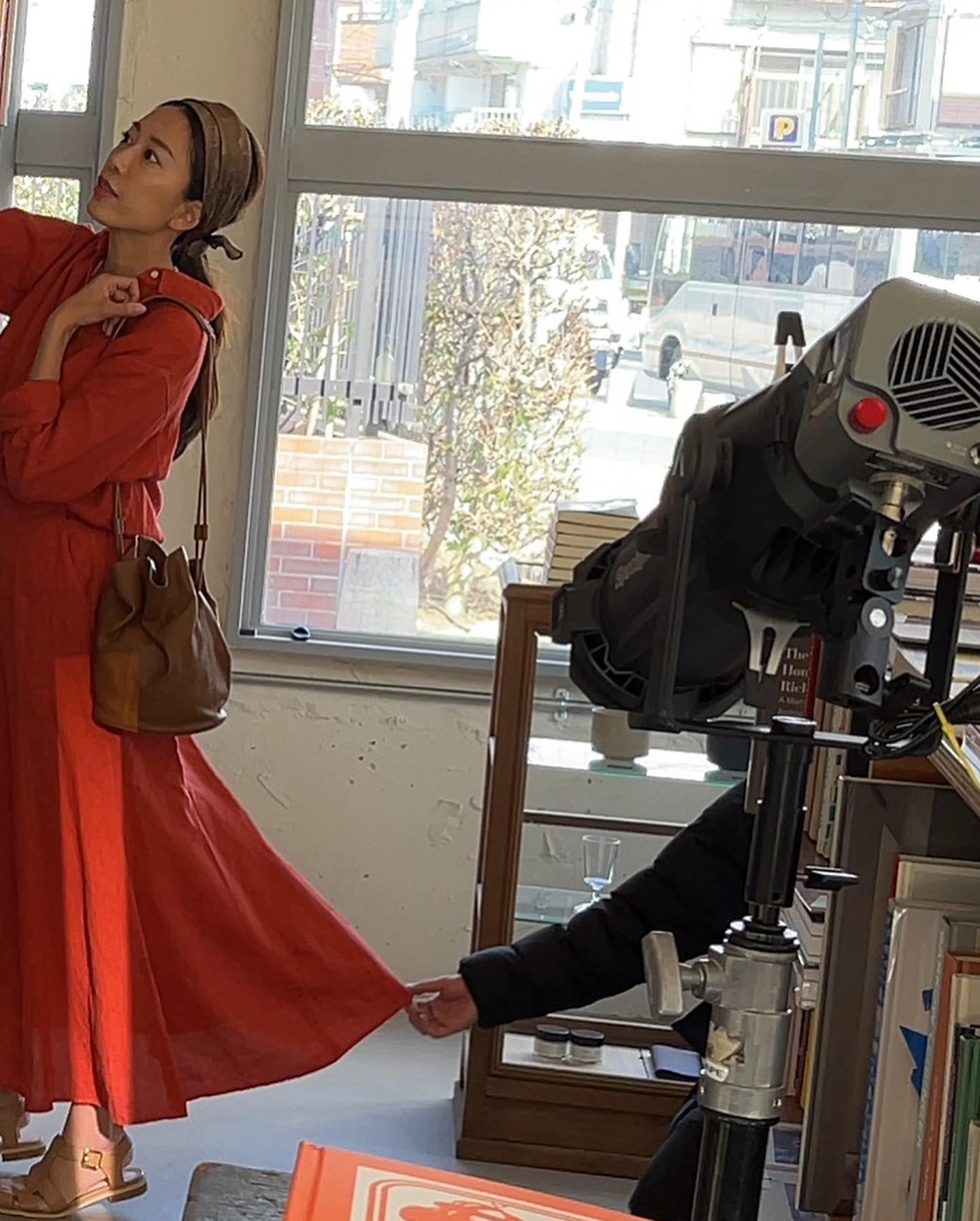 里田まいが見せたオフショット　間違い探しにファン困惑！？