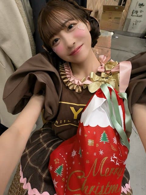 もうすぐバレンタインの季節！明治おかし大使を務めるのは FRUITS ZIPPER 櫻井優衣！