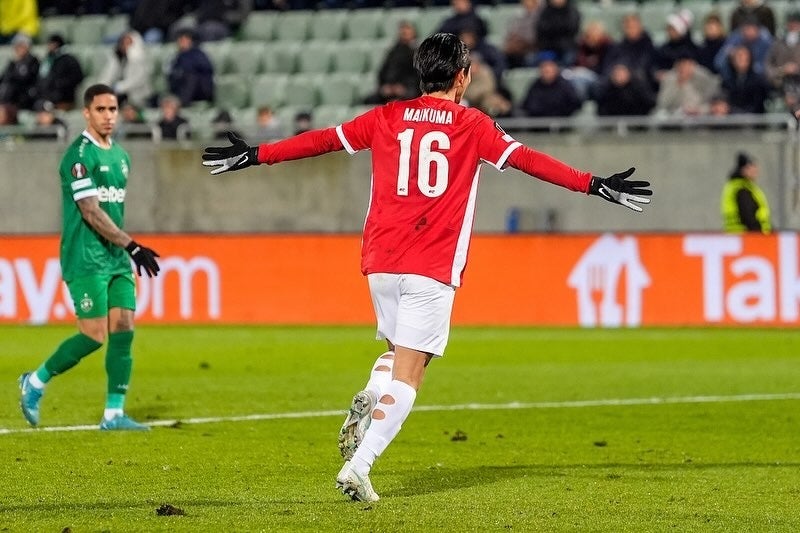 ストライカーのような位置取りが話題に！AZ毎熊晟矢が移籍後初ゴールを決める