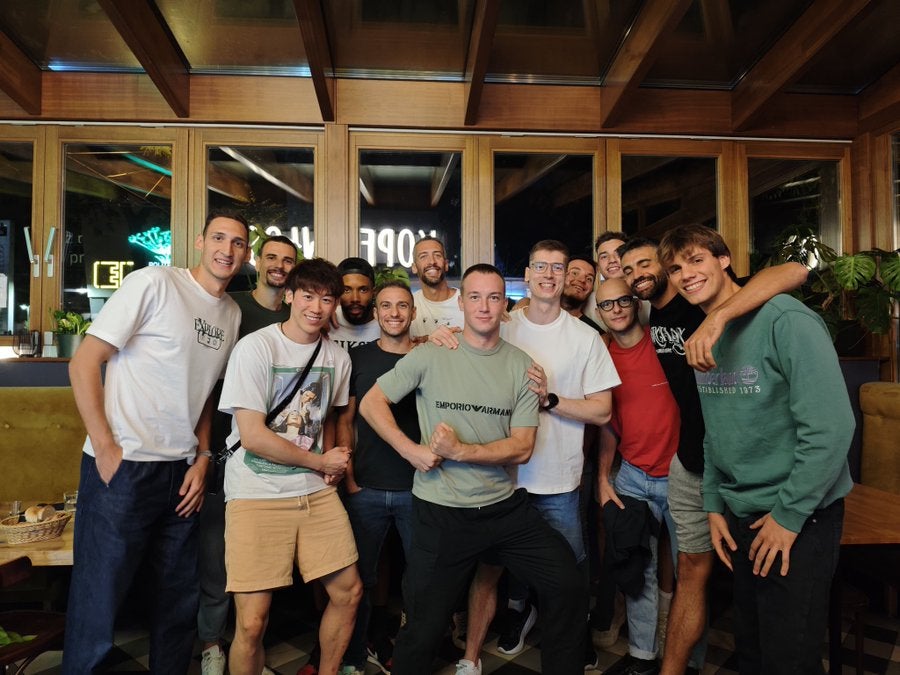 大人気バレーボール選手、私服でのオフショットを公開