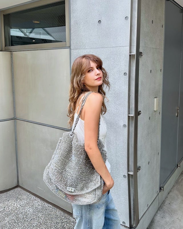 「可愛すぎて捕まるよ」人気モデルの