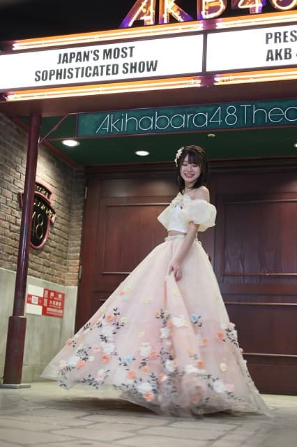 元AKB48メンバーが卒業から1年！変わらぬグループ愛と意気込みを投稿