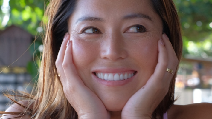 野呂玲花、“Salty sips”なひとときが美しすぎる！圧巻スタイル＆笑顔にファン絶賛「可愛いな〜！」「スタイル美しい」