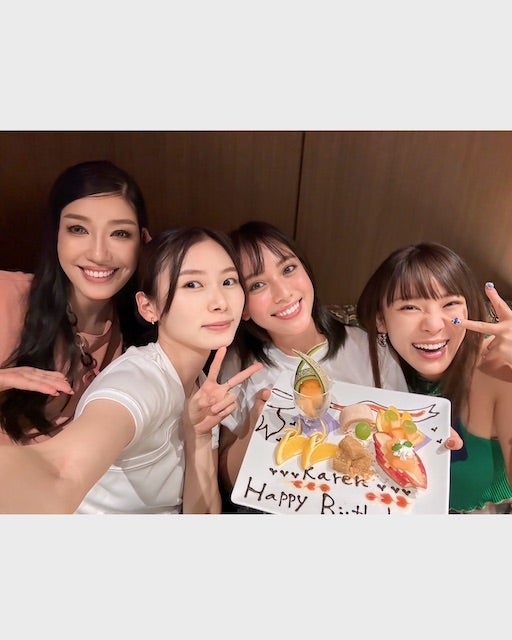 幸せオーラたっぷり4人組の誕生日会が話題に「みんなめちゃくちゃ可愛い」