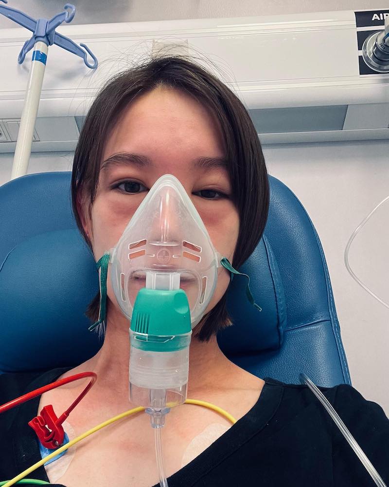 トラウデン直美、スペインにてアナフィラキシーで救急病院へ...「うっかり食べて」