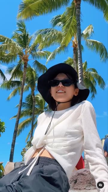 若槻千夏が12年ぶりのハワイへ渡航し春休みを満喫！