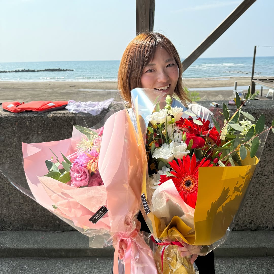 内山ミエ、誕生日を前にサプライズを報告「素敵な花束をいただきました」