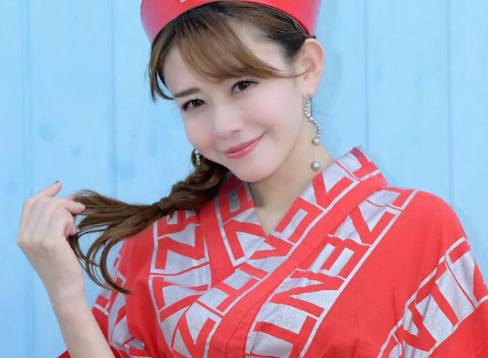 “和×サーキット”レースクイーン寺地みのり、ZENT浴衣姿で魅せる新スタイル