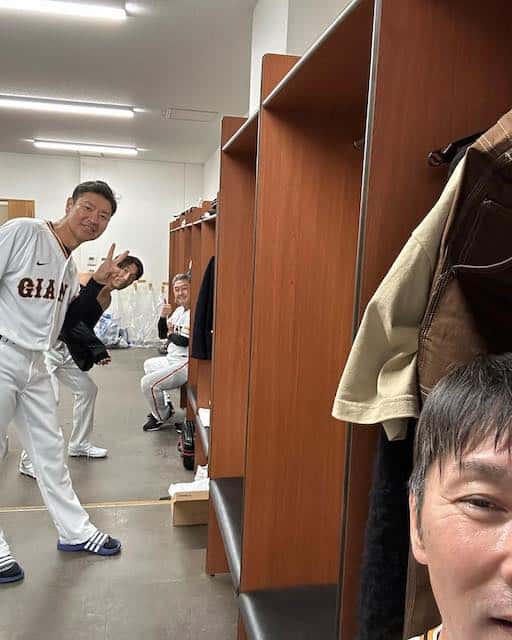 「豪華すぎです！！」元木大介が往年のスターたちとの4ショットにファンも大興奮✨