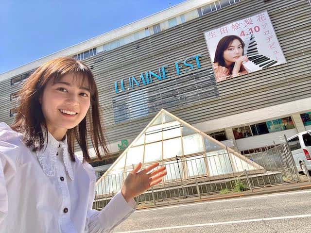 生田絵梨花 新宿の街に出没 自身の看板に感激