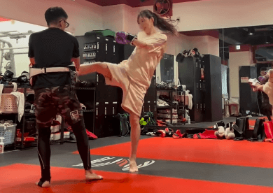 「強い女になるために！」野球美女子、ファイターガールのスイッチ・オン！”ストロング右キック＆乙女左キック”にファン驚愕「左の蹴り爆笑」