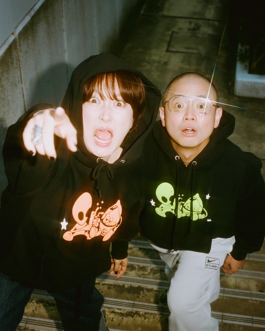 ラランド・サーヤの最新パーカーが話題 