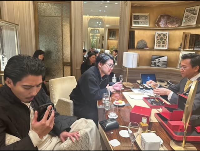 「恐縮、時計を買うin Paris」賀来賢人がパリで時計を購入したことを投稿！