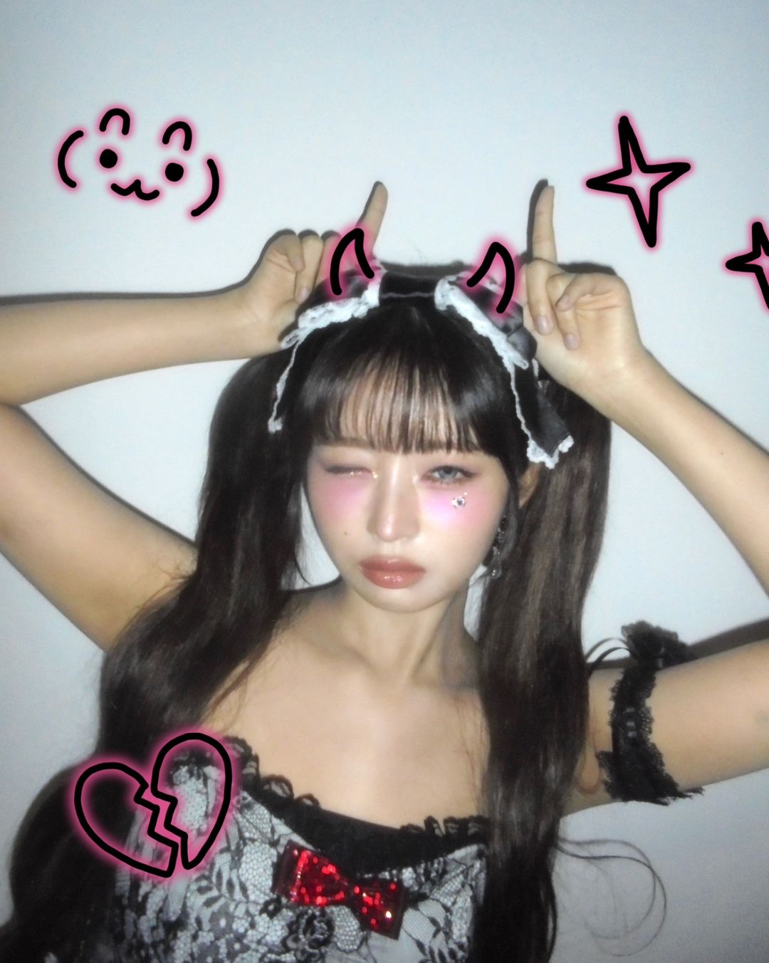 「美しい悪魔」のツインテール姿が可愛いと話題に