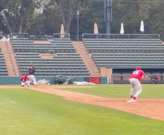 スタンフォード大・佐々木麟太郎がゲーム形式の練習で特大ホームラン！