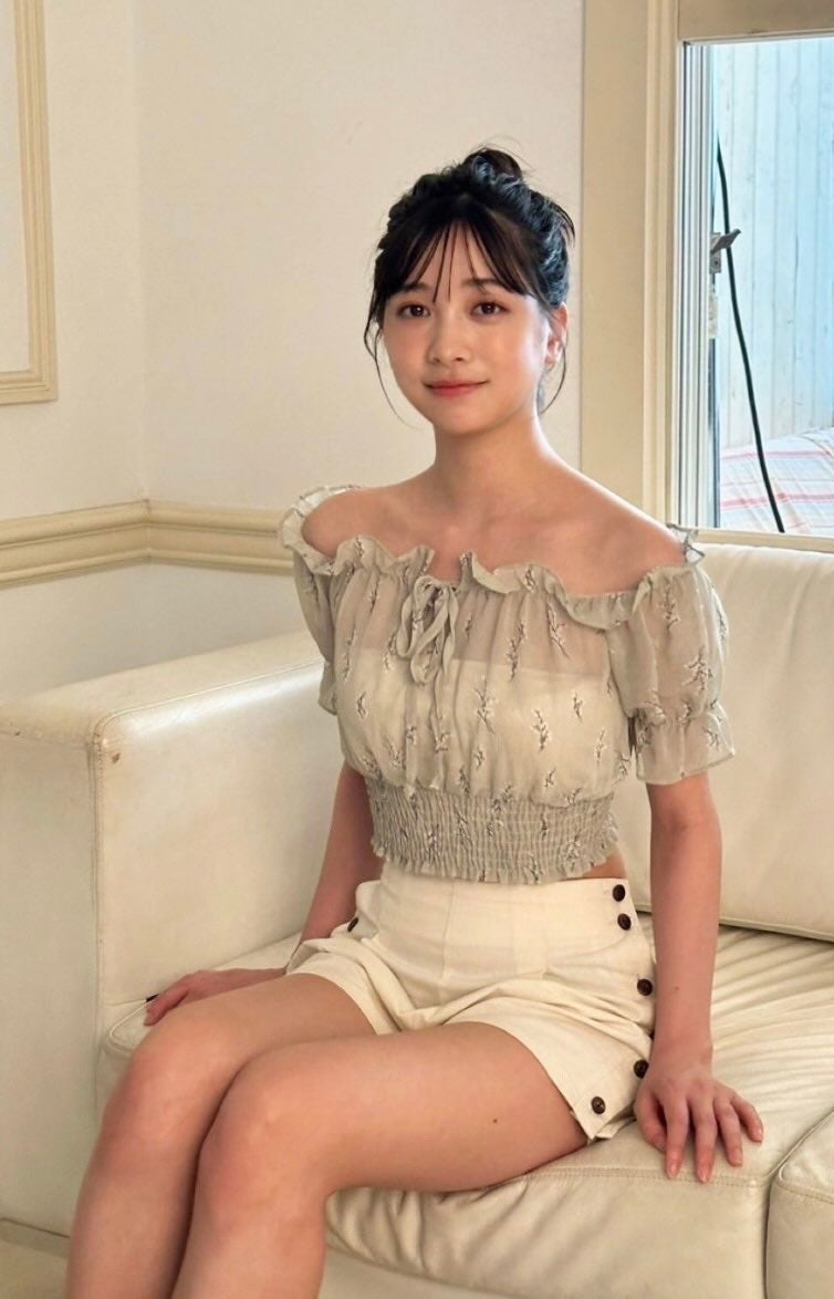 今森茉耶の大胆肩出しオフショルコーデにファンら悶絶